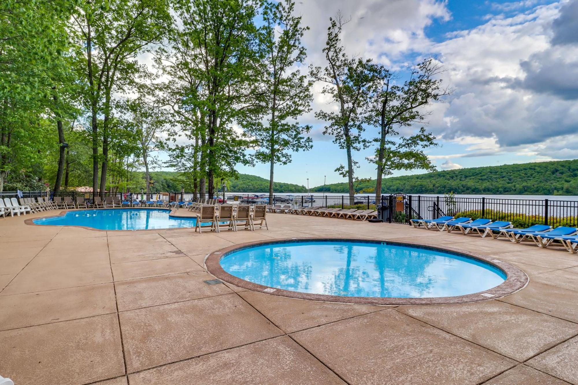 Lake Harmony Home About Half Mi To Big Boulder Mountain Exteriér fotografie
