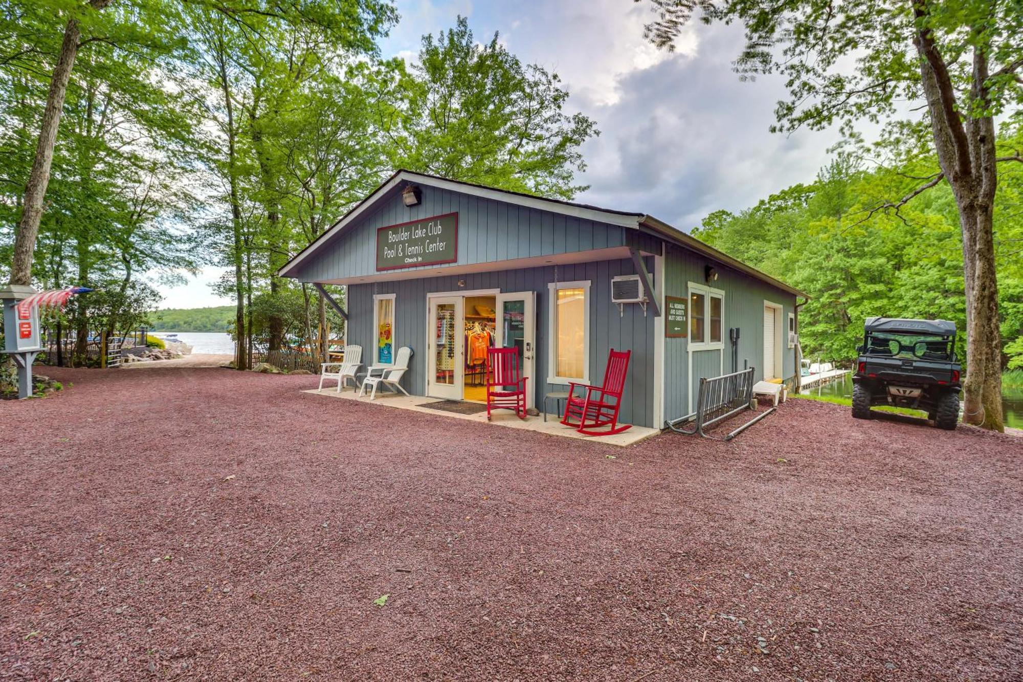 Lake Harmony Home About Half Mi To Big Boulder Mountain Exteriér fotografie